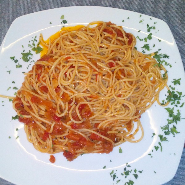 Pasta with red sauce